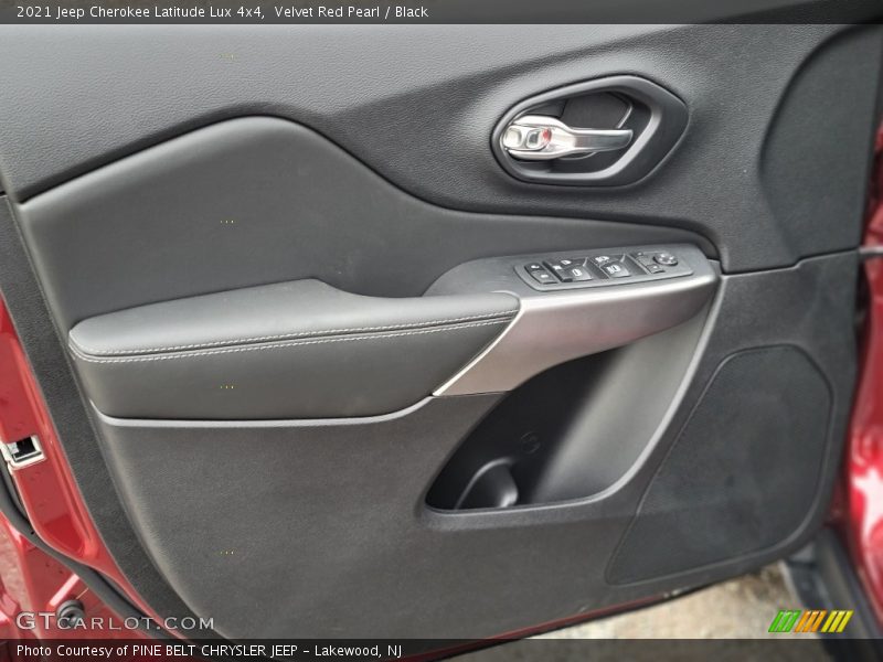 Velvet Red Pearl / Black 2021 Jeep Cherokee Latitude Lux 4x4