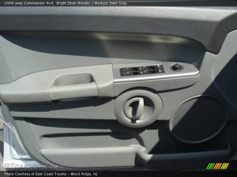 Bright Silver Metallic / Medium Slate Gray 2006 Jeep Commander 4x4
