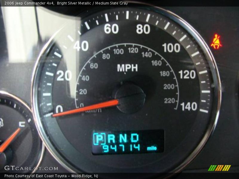 Bright Silver Metallic / Medium Slate Gray 2006 Jeep Commander 4x4