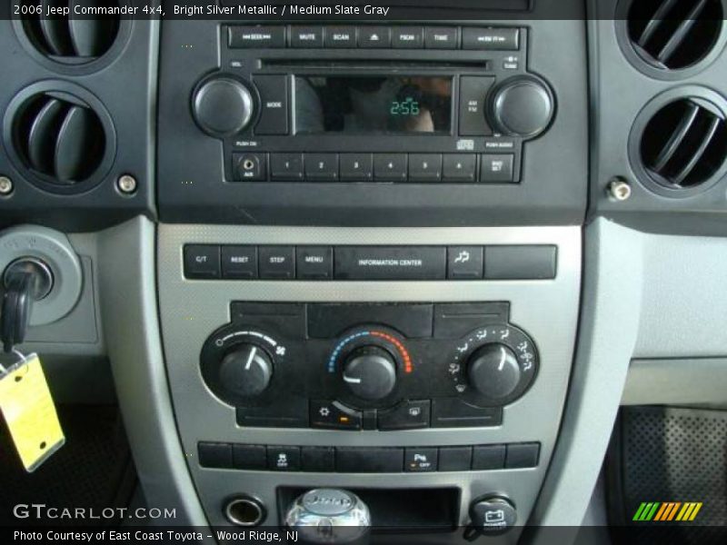 Bright Silver Metallic / Medium Slate Gray 2006 Jeep Commander 4x4