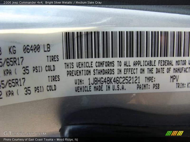 Bright Silver Metallic / Medium Slate Gray 2006 Jeep Commander 4x4