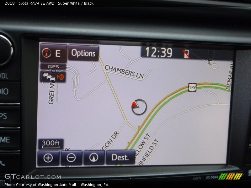 Super White / Black 2018 Toyota RAV4 SE AWD