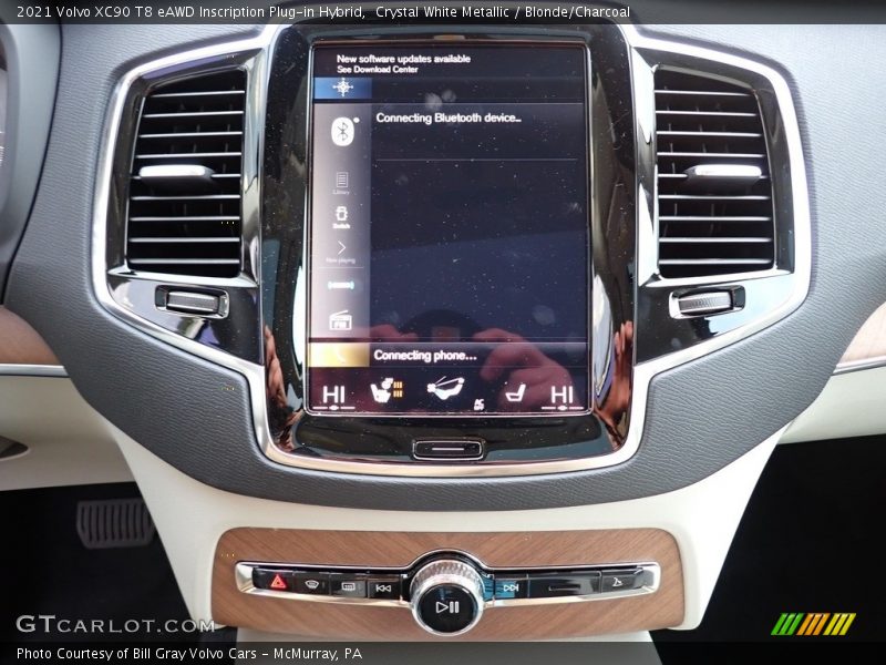 Controls of 2021 XC90 T8 eAWD Inscription Plug-in Hybrid