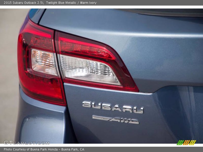 Twilight Blue Metallic / Warm Ivory 2015 Subaru Outback 2.5i
