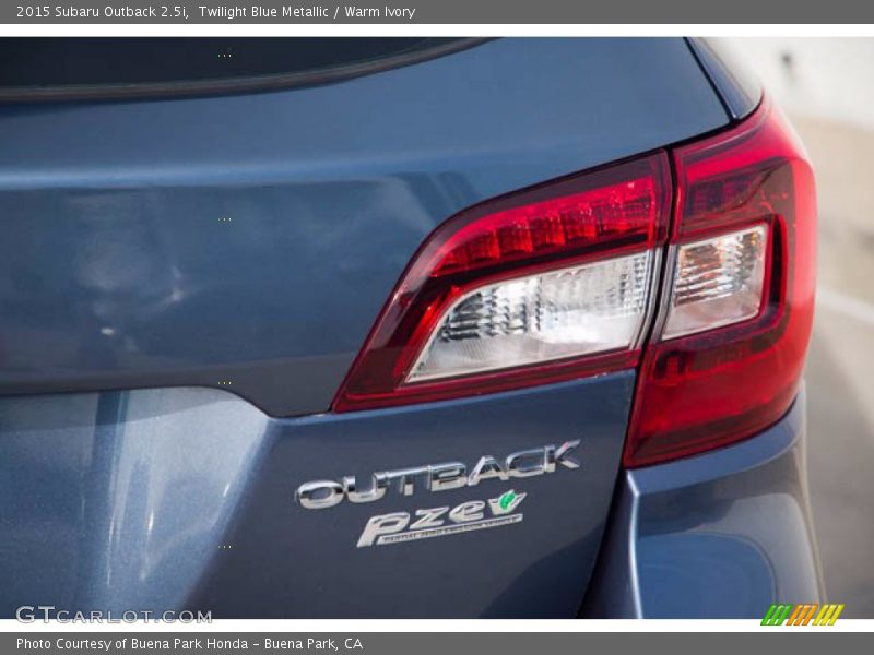 Twilight Blue Metallic / Warm Ivory 2015 Subaru Outback 2.5i