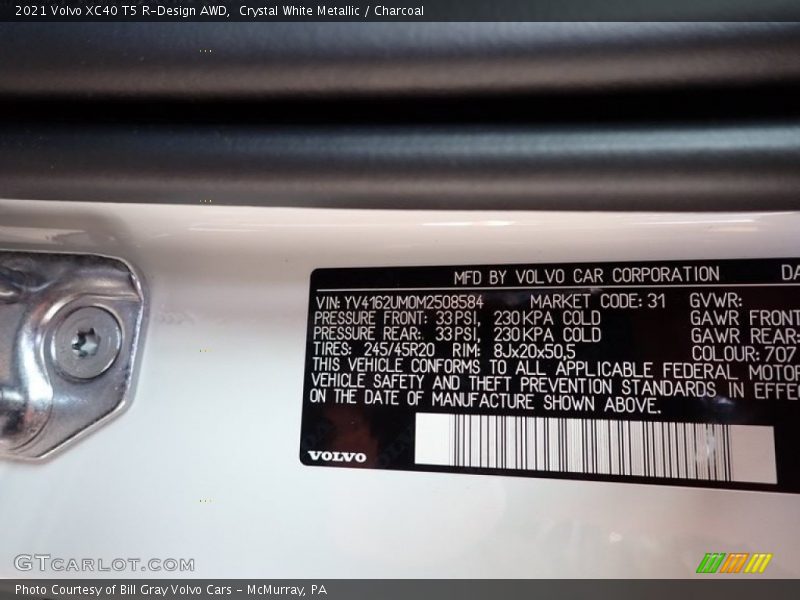 Crystal White Metallic / Charcoal 2021 Volvo XC40 T5 R-Design AWD