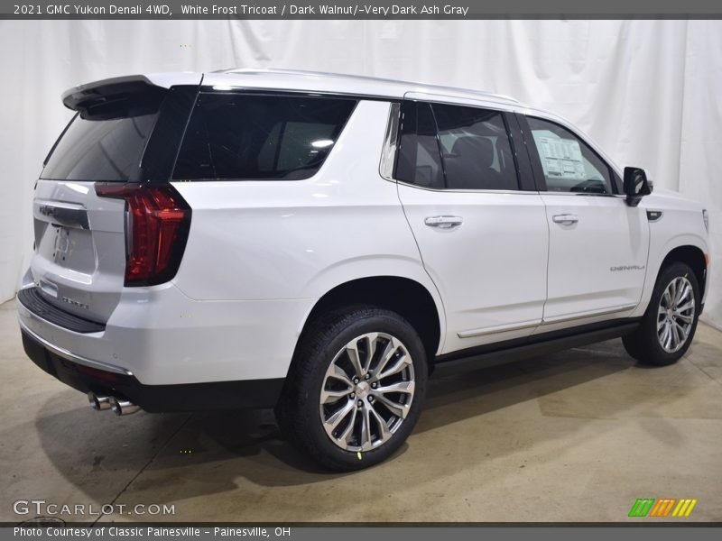 White Frost Tricoat / Dark Walnut/­Very Dark Ash Gray 2021 GMC Yukon Denali 4WD