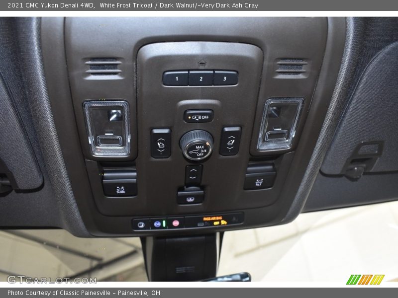 White Frost Tricoat / Dark Walnut/­Very Dark Ash Gray 2021 GMC Yukon Denali 4WD