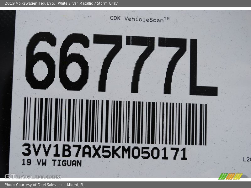 White Silver Metallic / Storm Gray 2019 Volkswagen Tiguan S