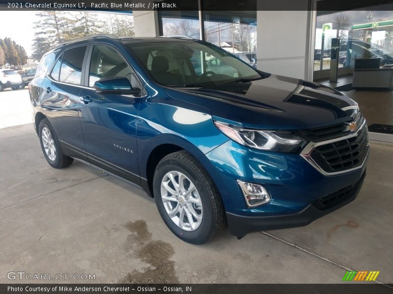 Front 3/4 View of 2021 Equinox LT