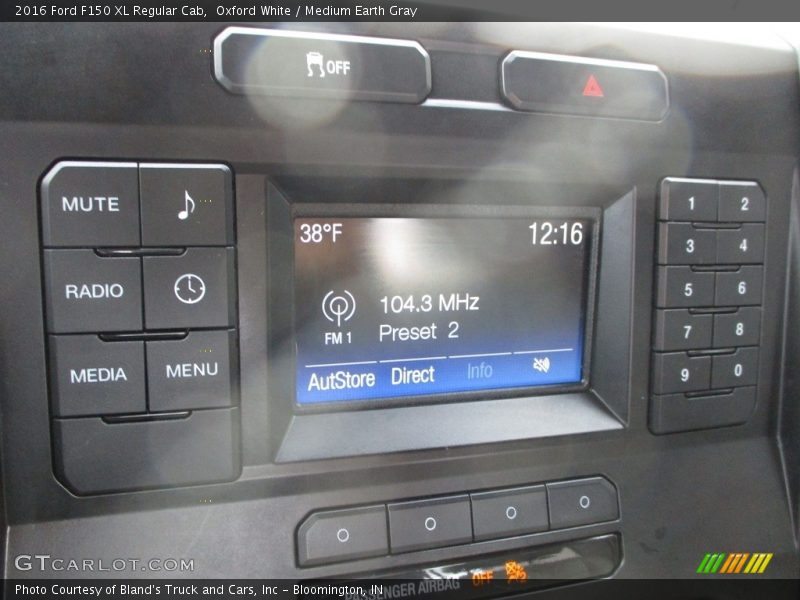 Oxford White / Medium Earth Gray 2016 Ford F150 XL Regular Cab