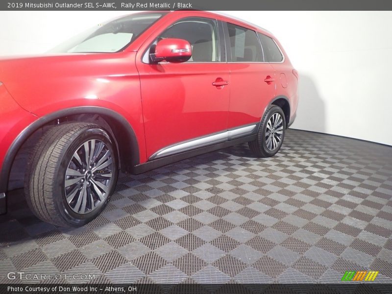 Rally Red Metallic / Black 2019 Mitsubishi Outlander SEL S-AWC