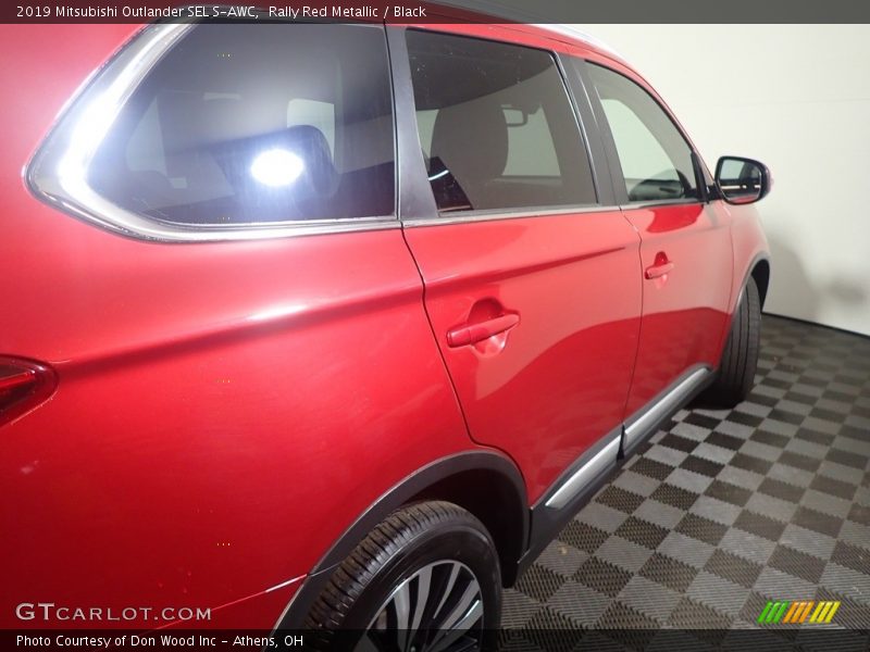 Rally Red Metallic / Black 2019 Mitsubishi Outlander SEL S-AWC