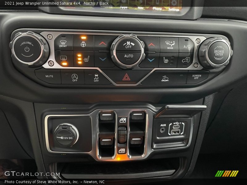 Controls of 2021 Wrangler Unlimited Sahara 4x4