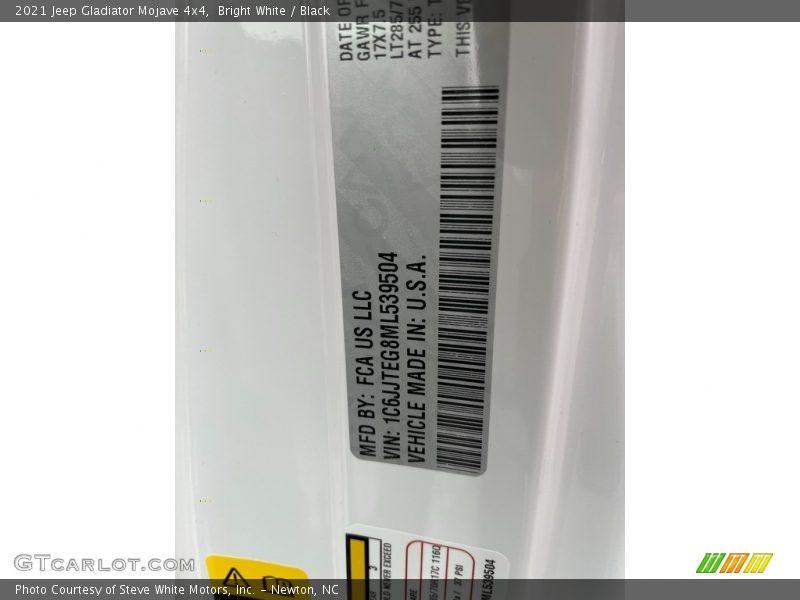 Bright White / Black 2021 Jeep Gladiator Mojave 4x4
