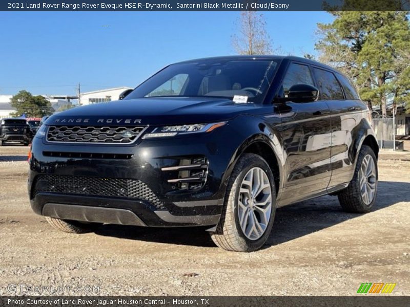 Front 3/4 View of 2021 Range Rover Evoque HSE R-Dynamic