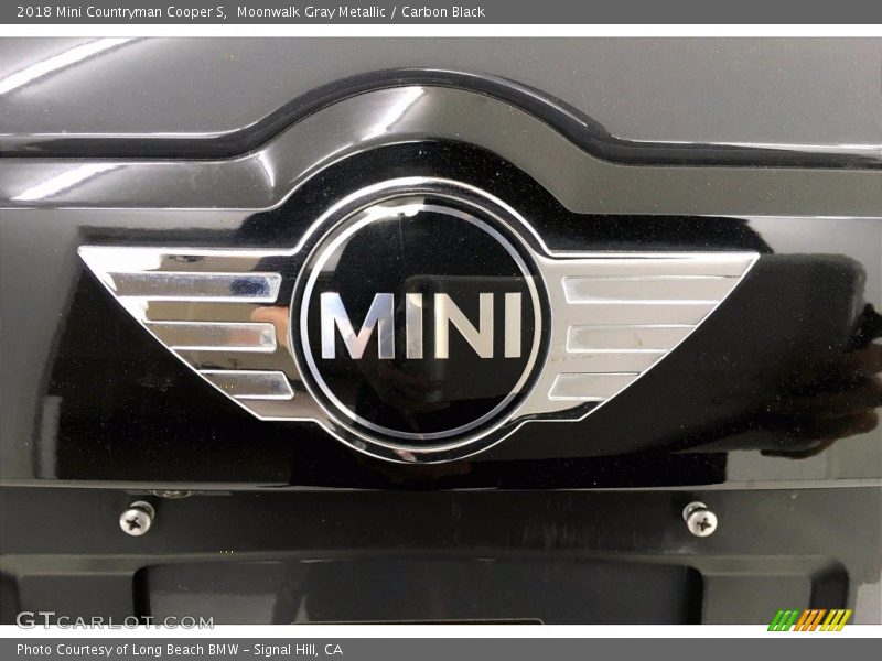 Moonwalk Gray Metallic / Carbon Black 2018 Mini Countryman Cooper S