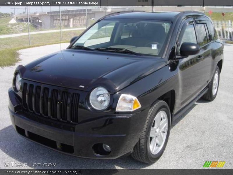 Black / Pastel Pebble Beige 2007 Jeep Compass Sport