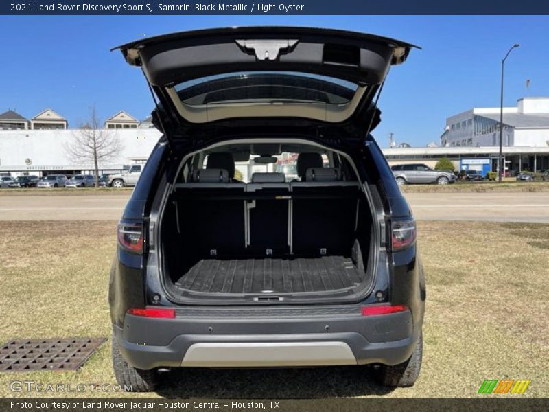 Santorini Black Metallic / Light Oyster 2021 Land Rover Discovery Sport S