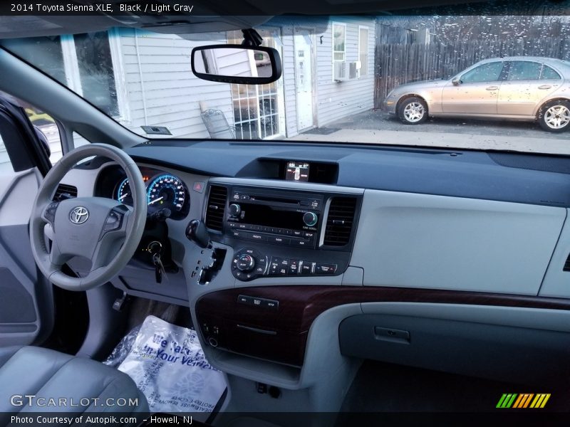 Black / Light Gray 2014 Toyota Sienna XLE