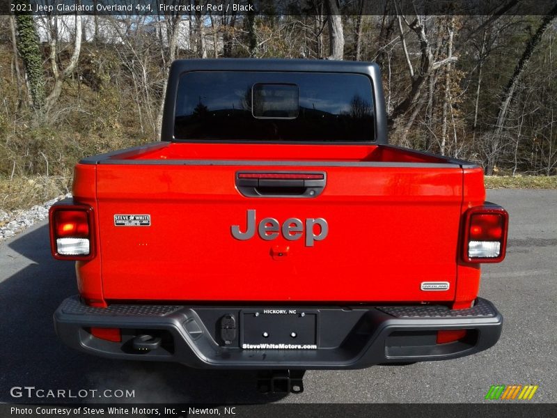 Firecracker Red / Black 2021 Jeep Gladiator Overland 4x4
