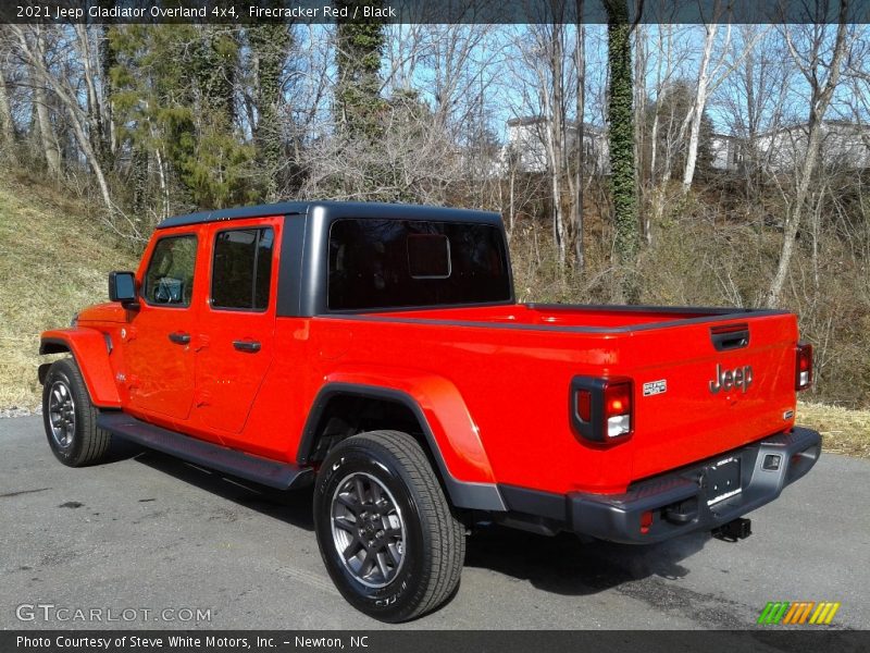 Firecracker Red / Black 2021 Jeep Gladiator Overland 4x4