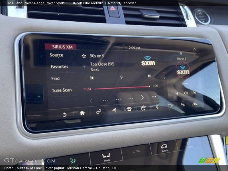Byron Blue Metallic / Almond/Espresso 2021 Land Rover Range Rover Sport SE