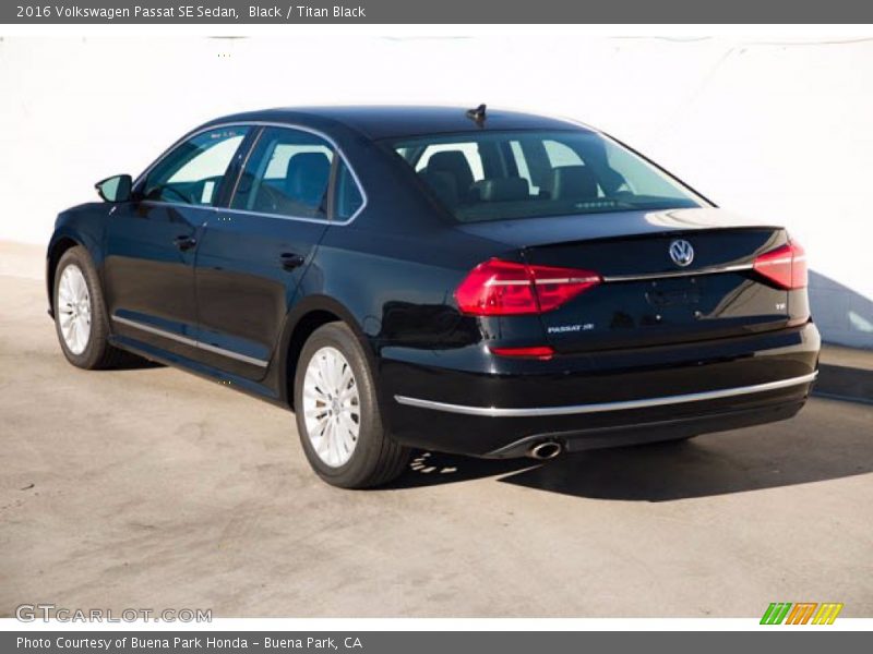 Black / Titan Black 2016 Volkswagen Passat SE Sedan