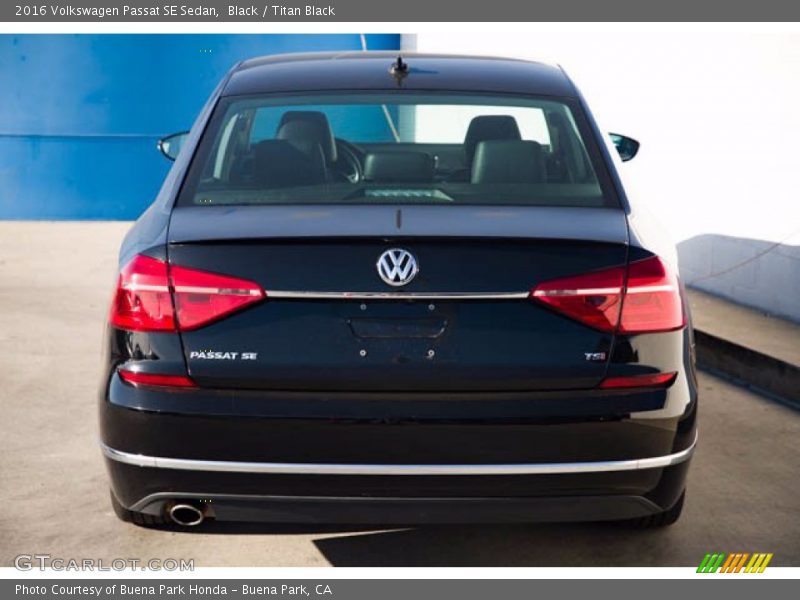 Black / Titan Black 2016 Volkswagen Passat SE Sedan
