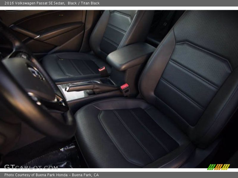 Black / Titan Black 2016 Volkswagen Passat SE Sedan