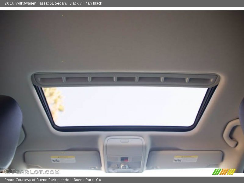 Black / Titan Black 2016 Volkswagen Passat SE Sedan
