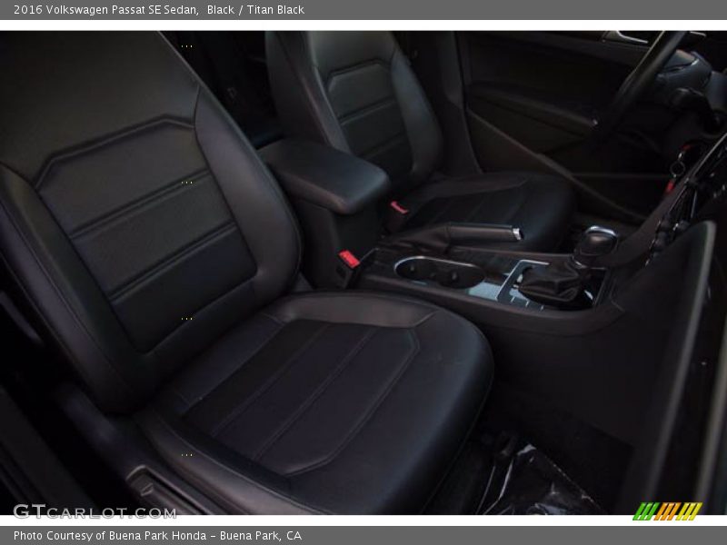 Black / Titan Black 2016 Volkswagen Passat SE Sedan