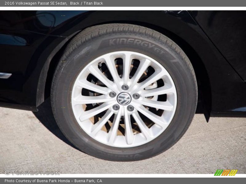  2016 Passat SE Sedan Wheel