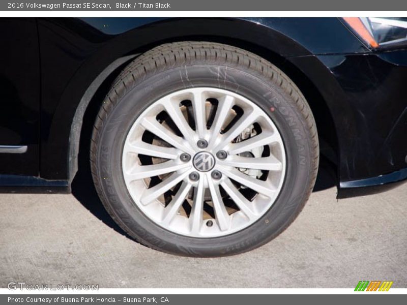  2016 Passat SE Sedan Wheel