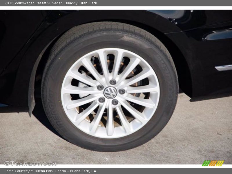  2016 Passat SE Sedan Wheel