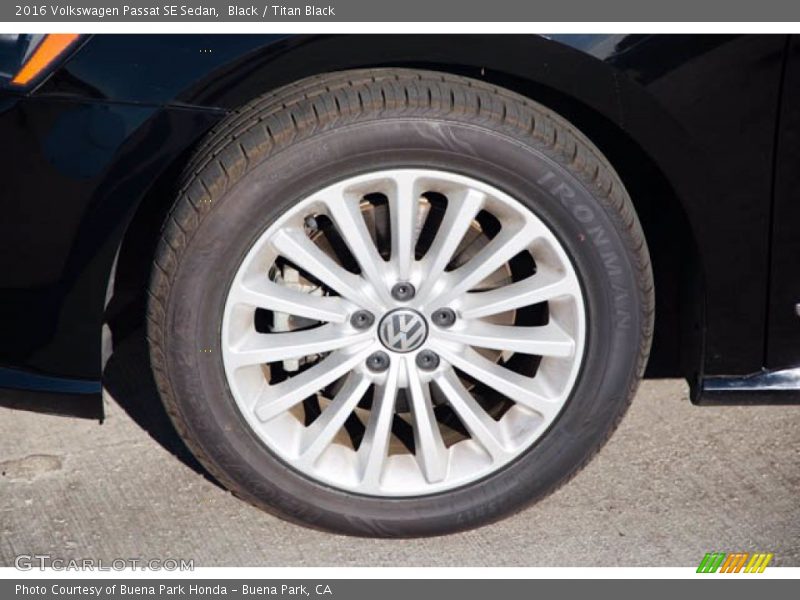  2016 Passat SE Sedan Wheel