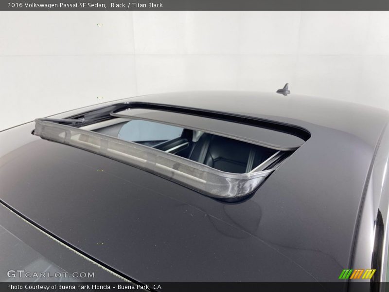 Black / Titan Black 2016 Volkswagen Passat SE Sedan