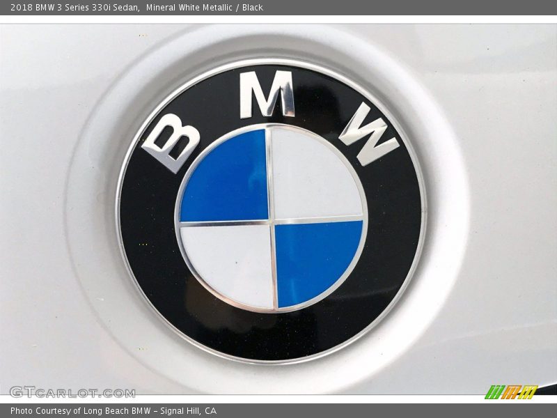 Mineral White Metallic / Black 2018 BMW 3 Series 330i Sedan