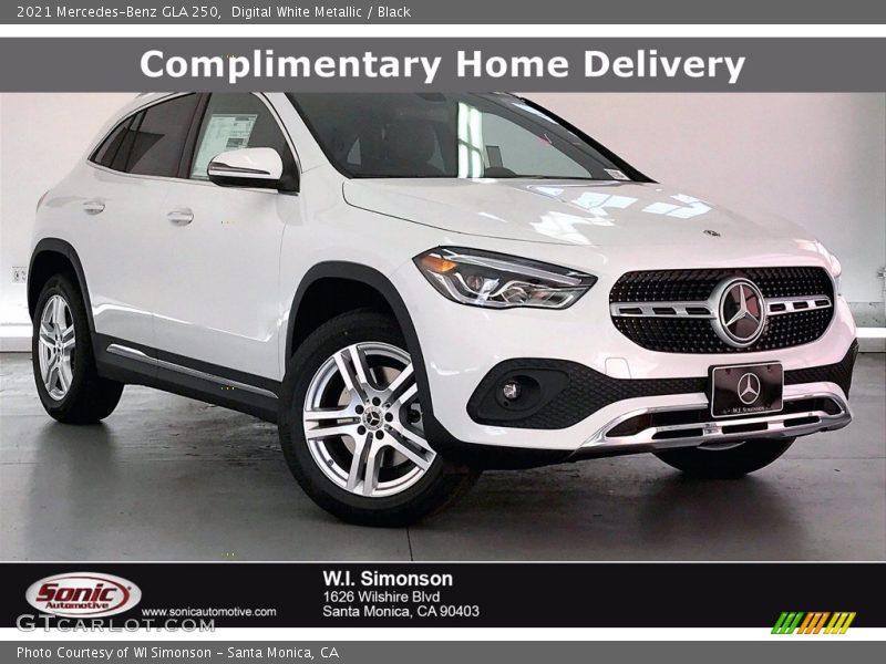 Digital White Metallic / Black 2021 Mercedes-Benz GLA 250