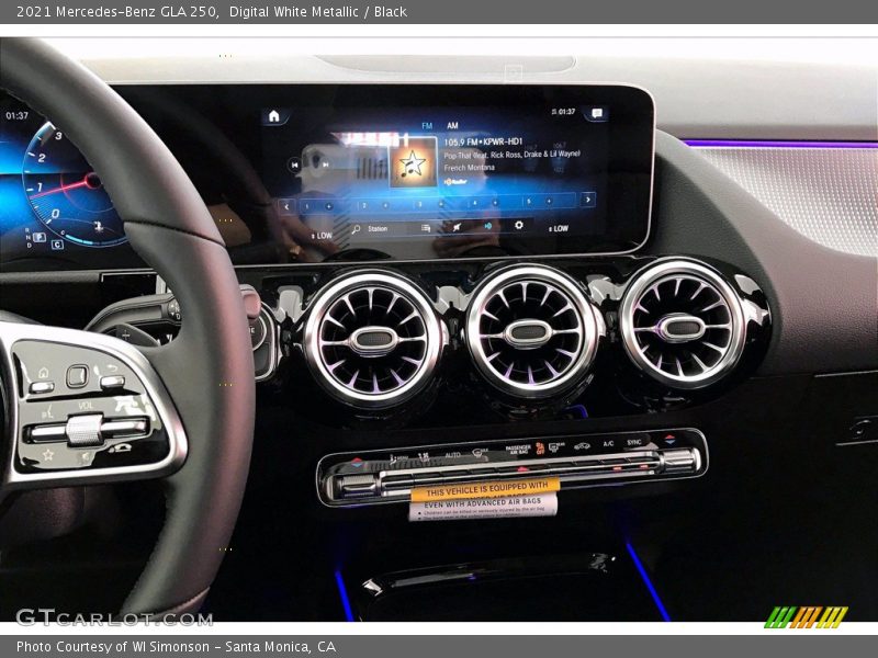 Digital White Metallic / Black 2021 Mercedes-Benz GLA 250