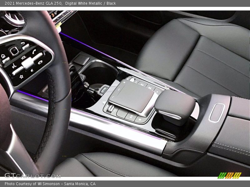 Digital White Metallic / Black 2021 Mercedes-Benz GLA 250