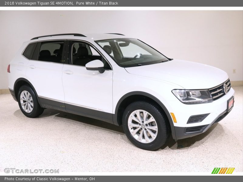 Pure White / Titan Black 2018 Volkswagen Tiguan SE 4MOTION