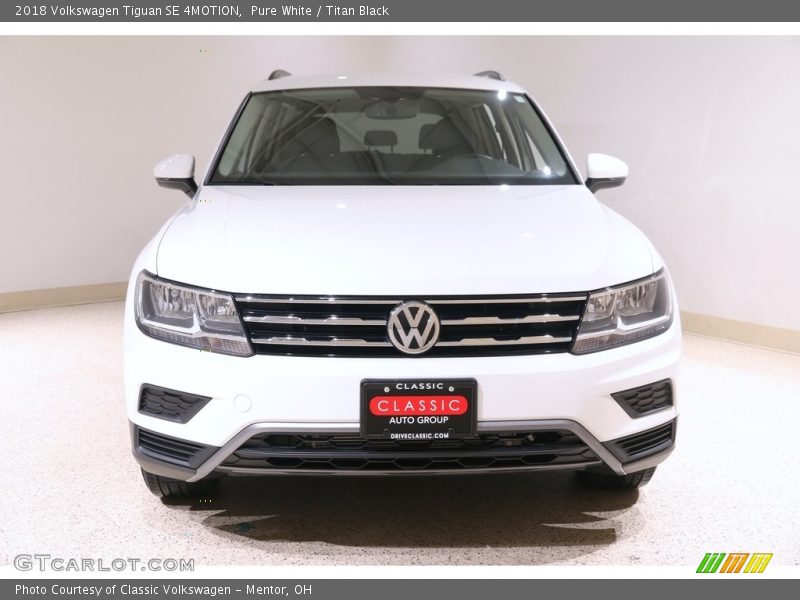 Pure White / Titan Black 2018 Volkswagen Tiguan SE 4MOTION