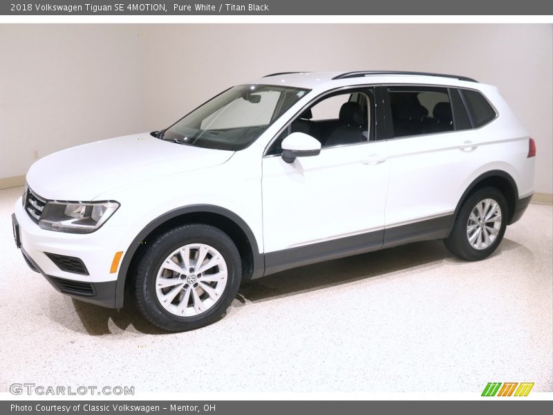 Pure White / Titan Black 2018 Volkswagen Tiguan SE 4MOTION