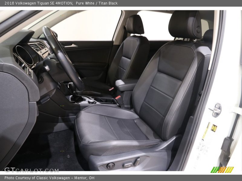 Pure White / Titan Black 2018 Volkswagen Tiguan SE 4MOTION