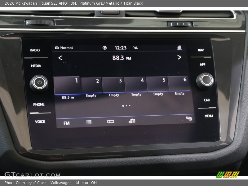 Platinum Gray Metallic / Titan Black 2020 Volkswagen Tiguan SEL 4MOTION