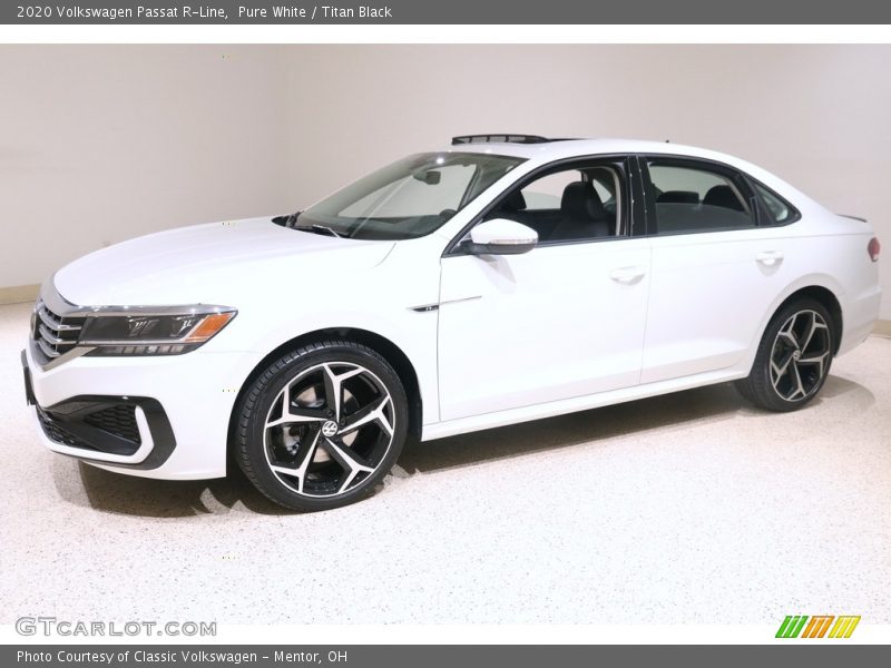 Pure White / Titan Black 2020 Volkswagen Passat R-Line