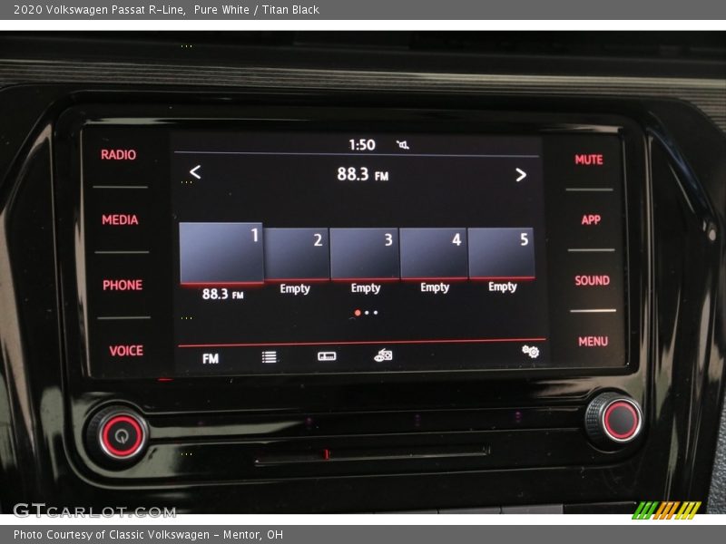 Pure White / Titan Black 2020 Volkswagen Passat R-Line