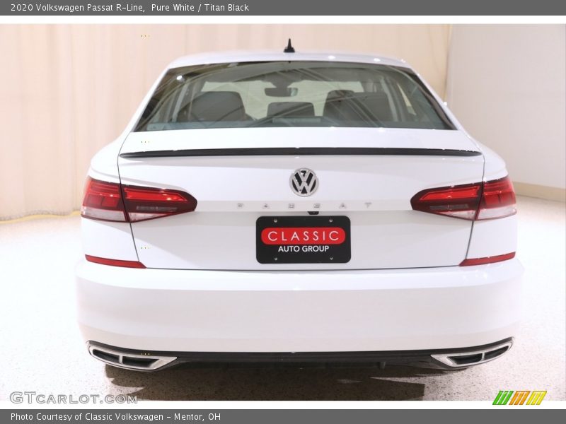 Pure White / Titan Black 2020 Volkswagen Passat R-Line