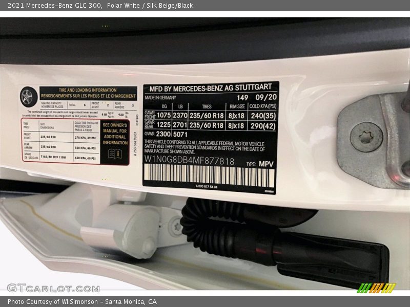 Polar White / Silk Beige/Black 2021 Mercedes-Benz GLC 300